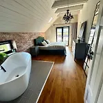 Villa Katarina With Heated Pool Villa Lipótszentmiklós
