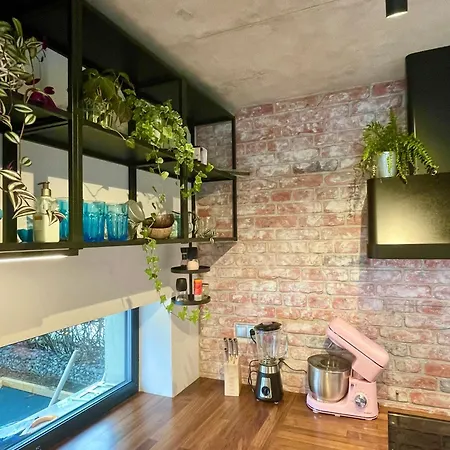 Katarina With Jacuzzi *