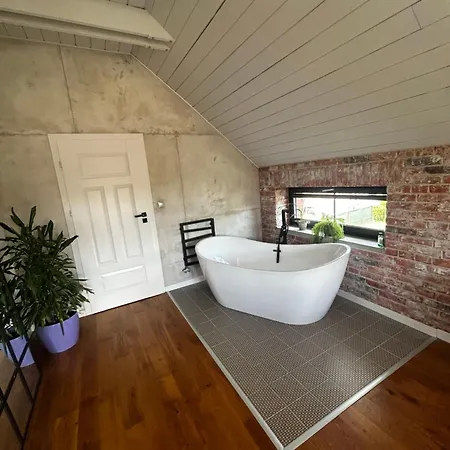 ヴィラ Katarina With Jacuzzi