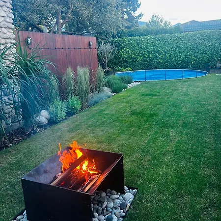 Katarina With Heated Pool *
