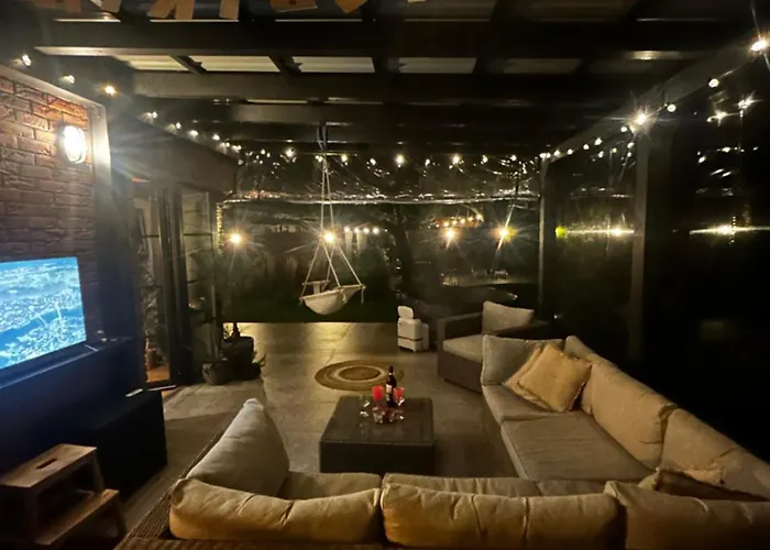 Katarina With Jacuzzi *