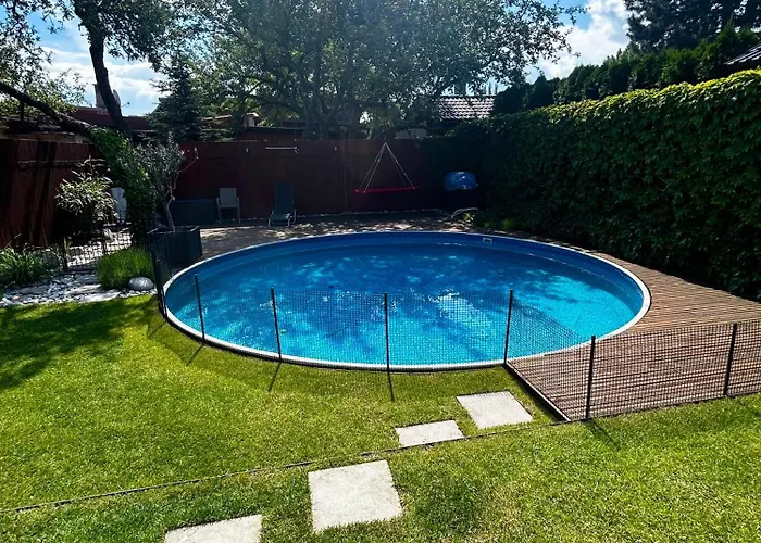 Katarina With Jacuzzi *